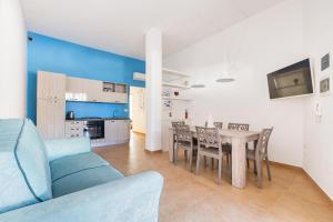 A kitchen or kitchenette at Villino Isidoria by BarbarHouse Még 16 kép