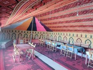 Posezení v ubytování Azalay Luxury Camp Merzouga
