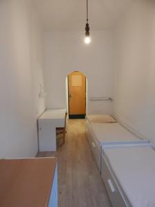 Katil atau katil-katil dalam bilik di DORMitory