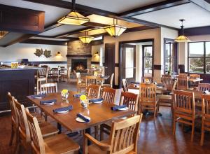 Restaurace v ubytování Deerhurst Resort