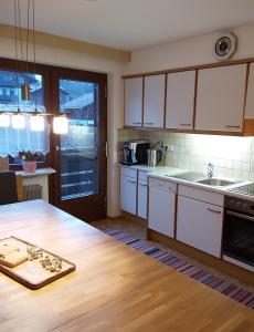 Kuchyň nebo kuchyňský kout v ubytování Ferienwohnung Schädler