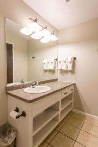 Gallery image of Bay Colony- Unit 764 - Lower in Nisswa