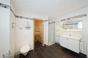 Vannituba majutusasutuses NordseeResort Friesland NordseeResort Friesland 51-2-S +13 fotot