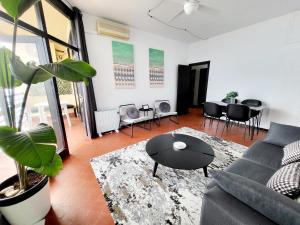 Posedenie v ubytovaní Apartamento Torre de la Roca Actual