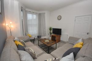 Zona de estar de JB stays Greenwich, 3 bed house,ideal for contractors and family