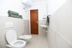 Vonios kambarys apgyvendinimo įstaigoje Rondine Studio Apartment