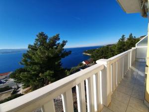 Fotografia z galérie ubytovania Holiday villa Gojko in Omis - Stanici with sea view v Omise