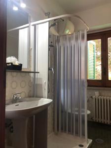 Koupelna v ubytování Hotel La Silvana
