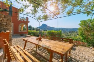 Zdjęcie z galerii obiektu Wunderschöne ruhige Finca mit Pool in Galilea w mieście Galilea