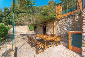Zdjęcie z galerii obiektu Wunderschöne ruhige Finca mit Pool in Galilea w mieście Galilea