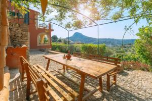 Zdjęcie z galerii obiektu Wunderschöne ruhige Finca mit Pool in Galilea w mieście Galilea