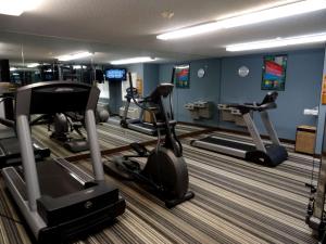 Sonesta Simply Suites Boston Burlington tesisinde fitness merkezi ve/veya fitness olanakları
