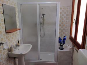 A bathroom at Appartamento Degli Dei (Affittacamere)