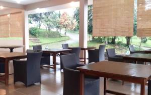 Zahrada ubytování Bumi Ciboled Mitra RedDoorz near Gerbang Tol Pamulihan