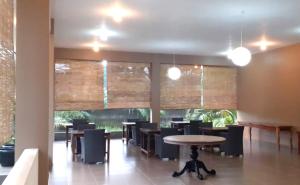Posezení v ubytování Bumi Ciboled Mitra RedDoorz near Gerbang Tol Pamulihan