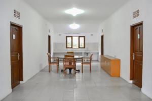 Fotografie z fotogalerie ubytování Bumi Ciboled Mitra RedDoorz near Gerbang Tol Pamulihan v destinaci Jatinangor
