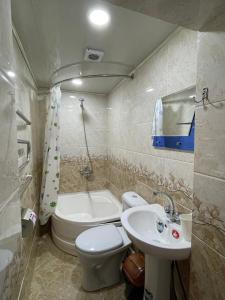 Vonios kambarys apgyvendinimo įstaigoje Khiva Amir Tora B&B