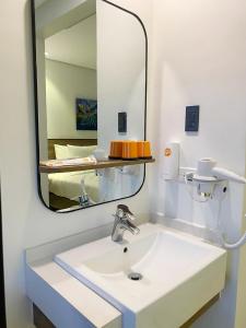 Vonios kambarys apgyvendinimo įstaigoje Go Hotels Plus Tuguegarao