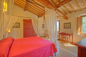 A bed or beds in a room at Villa Panizzi by PosarelliVillas