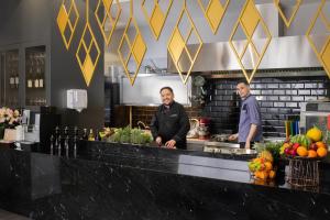 Hostia v ubytovaní Xerion Hotel