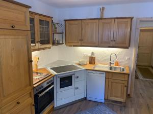 A kitchen or kitchenette at Holiday Home Muhr near Katschberg Ski Area
