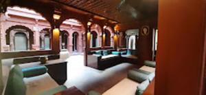 Zone Palace by The Park Phalodi的休息区