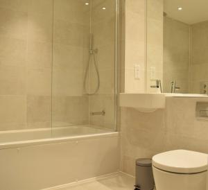 Bright 2 Bedroom Flat in Park Royal