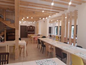 Posezení v ubytování Hosteria na Mazurach