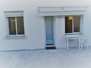 Zdjęcie z galerii obiektu Vive Vitoria Apartamento con jardín w mieście Vitoria-Gasteiz