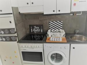 Zdjęcie z galerii obiektu Vive Vitoria Apartamento con jardín w mieście Vitoria-Gasteiz