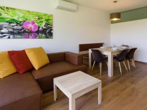 Posedenie v ubytovaní Apartment in Zsira near Thermal Spa