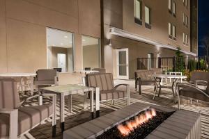 Khu vực ghế ngồi tại La Quinta Inn & Suites by Wyndham Marysville