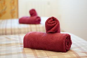 A bed or beds in a room at Apartamento Céntrico con Parking - L'Amfitriona