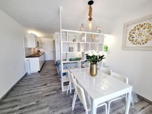 Kuchyň nebo kuchyňský kout v ubytování Apartamento MARIA 26 PLAYA ROCA