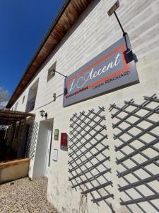 Kép L'Accent - Hôtel 2 étoiles et restaurant - Logis Hotels szállásáról Astaffort városában a galériában