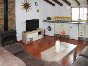 TV a/nebo společenská místnost v ubytování Holiday Home La Era by Interhome
