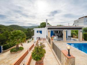 The swimming pool at or close to Holiday Home Anromi by Interhome