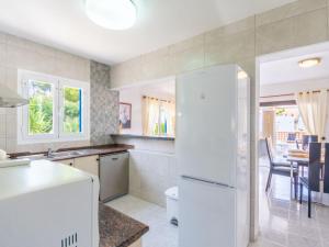 A kitchen or kitchenette at Holiday Home Anromi by Interhome