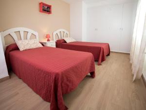 Łóżko lub łóżka w pokoju w obiekcie Villa Campos by Interhome