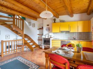Η κουζίνα ή μικρή κουζίνα στο Holiday Home Morandi-2 by Interhome +23 φωτογραφίες