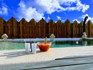 Bassein majutusasutuses Villa Amaryllis luxueuse,piscine,vue mer,plage või selle lähedal