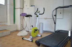 The fitness centre and/or fitness facilities at Casa della Rosina