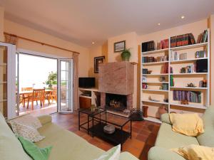 Μια τηλεόραση ή/και κέντρο ψυχαγωγίας στο Holiday Home Zen by Interhome +26 φωτογραφίες