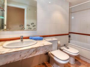 Kúpeľňa v ubytovaní Apartment Port Pals C II by Interhome