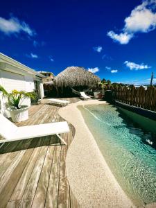 Bassein majutusasutuses Villa Amaryllis luxueuse,piscine,vue mer,plage või selle lähedal