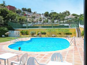 The swimming pool at or close to Apartment Salz by Interhome