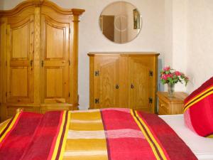 A bed or beds in a room at Apartment Salz by Interhome
