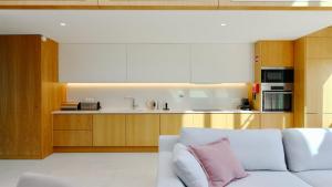 Køkken eller tekøkken på Vila Leonor - Clever Details , Central Vilamoura, Sleeps 6, luxury, walking distance + 36 billeder