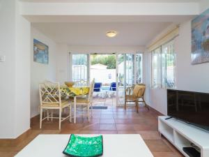 Posezení v ubytování Holiday Home Villa Paradise by Interhome + 29 fotografií