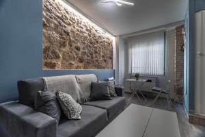 A seating area at Estudio 19 Bajo reformado